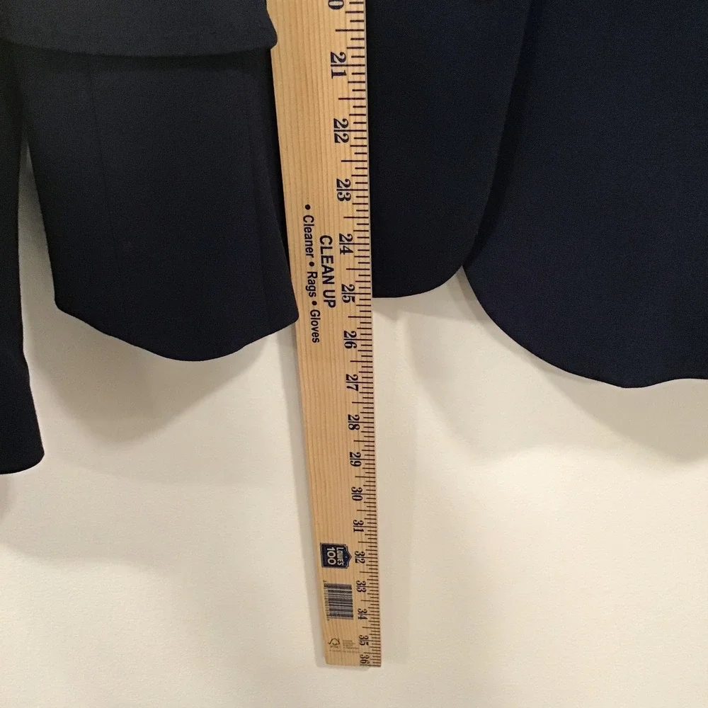 Tahari Blazer Womens Size M Navy Blue Tailored 3-Button Professional Jacket - Picture 8 of 14